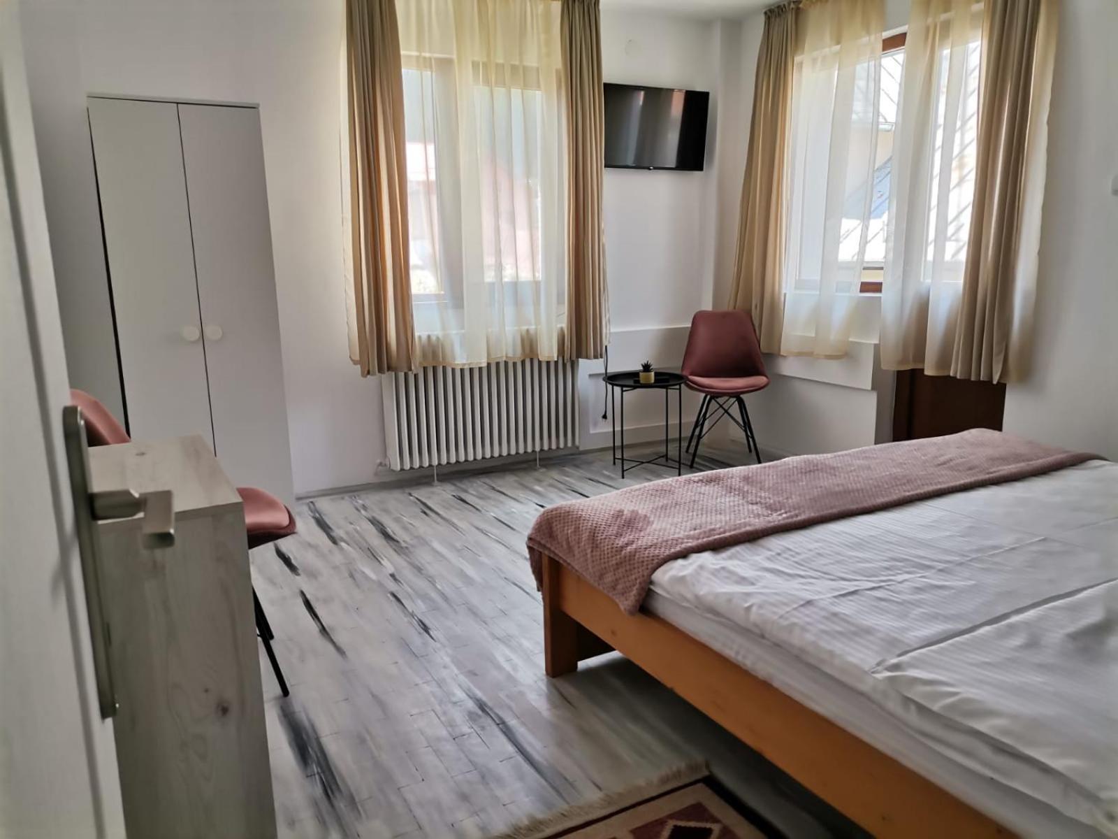 Zoso Home Buşteni Eksteriør billede